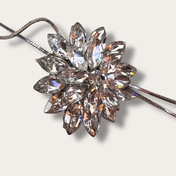 Vintage Sparkling Flower Slide Lariat Style Necklace Marquise Crystals Silver-To - Picture 7 of 8